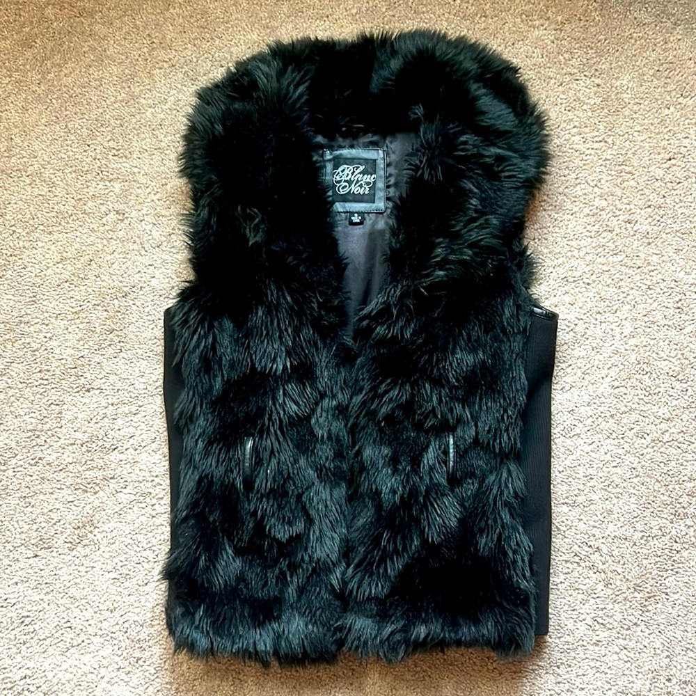 Blanc Noir Black Faux Fur Vest size small